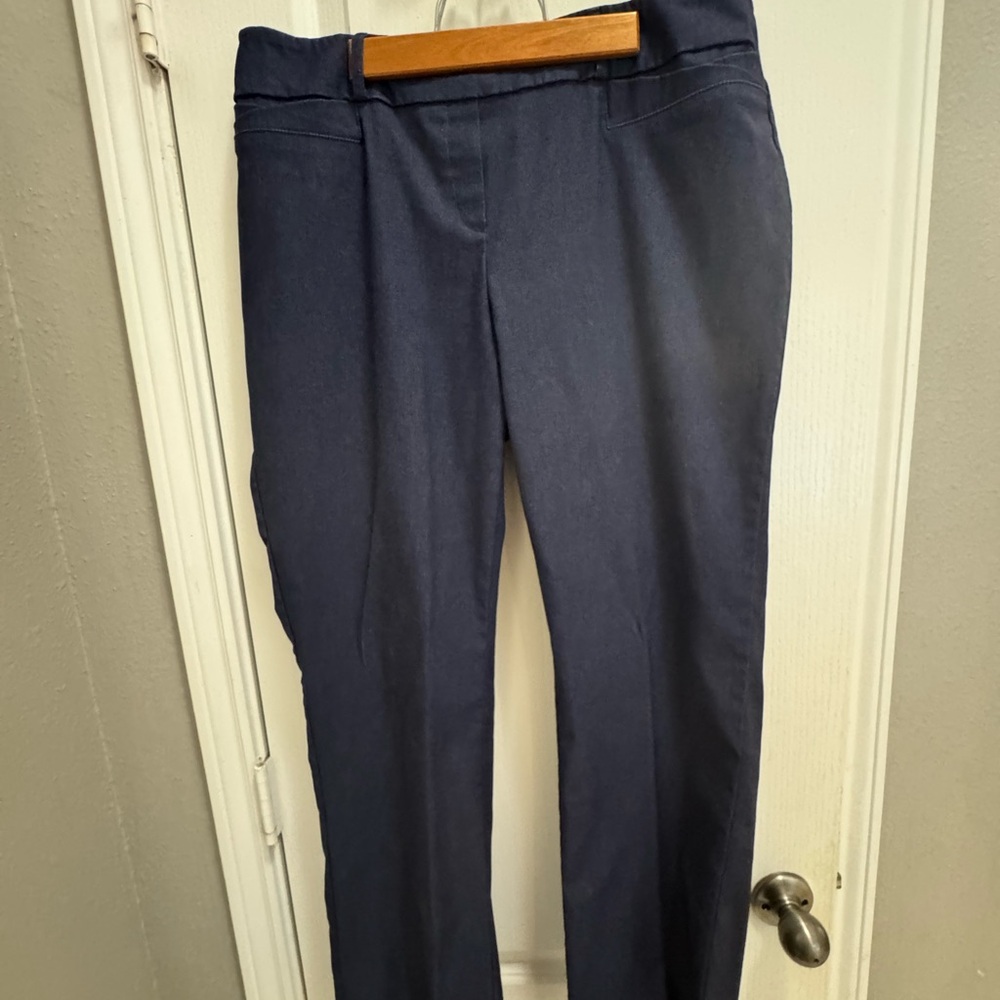 Women's Straight Leg Pants in Navy